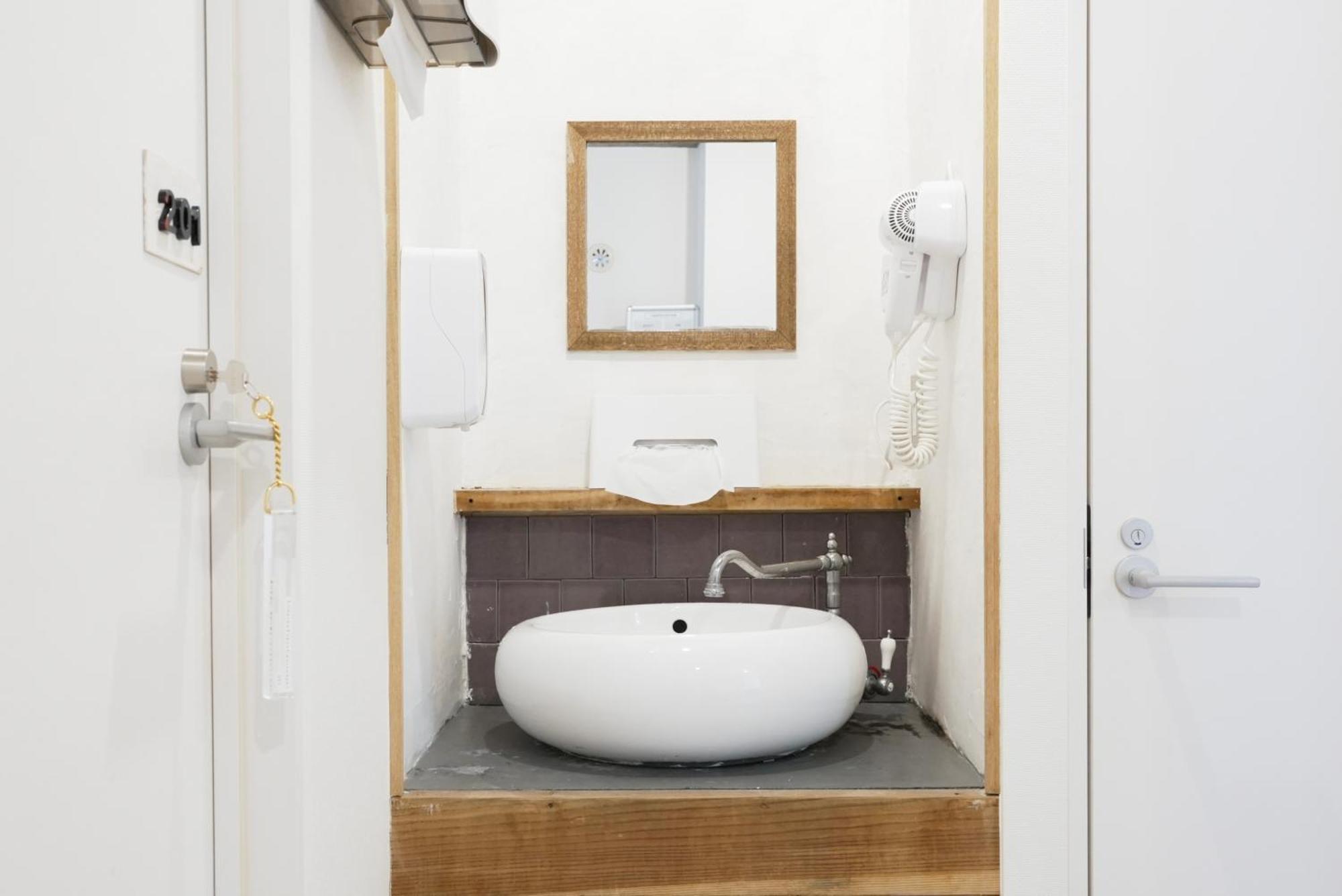 Hostel Lodging Tokyo Uguisudani Экстерьер фото